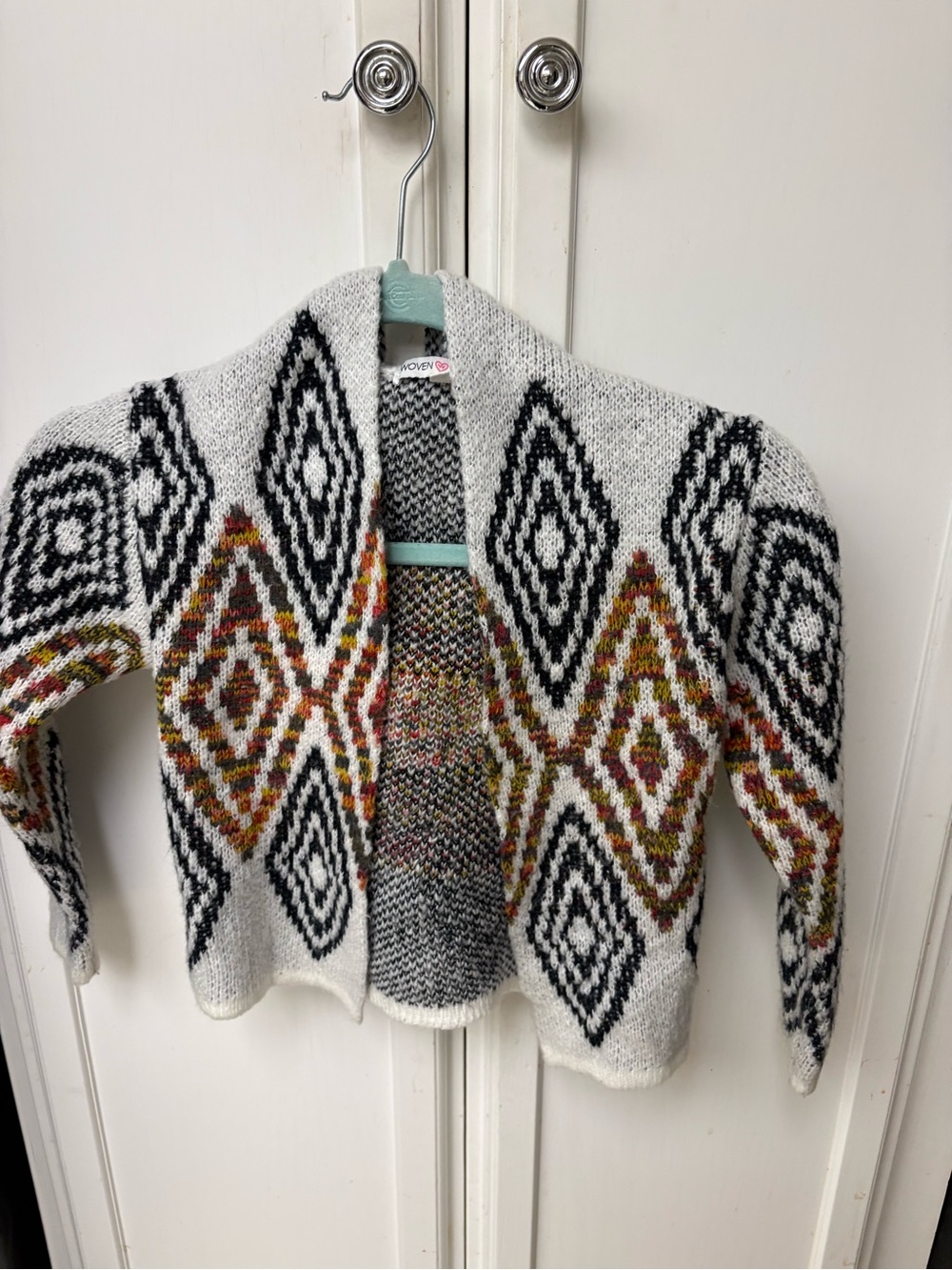 Woven Geometric Open-Front Sweater Cardigan in White and Black